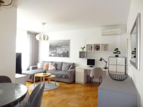 Well-equipped apartment with free parking